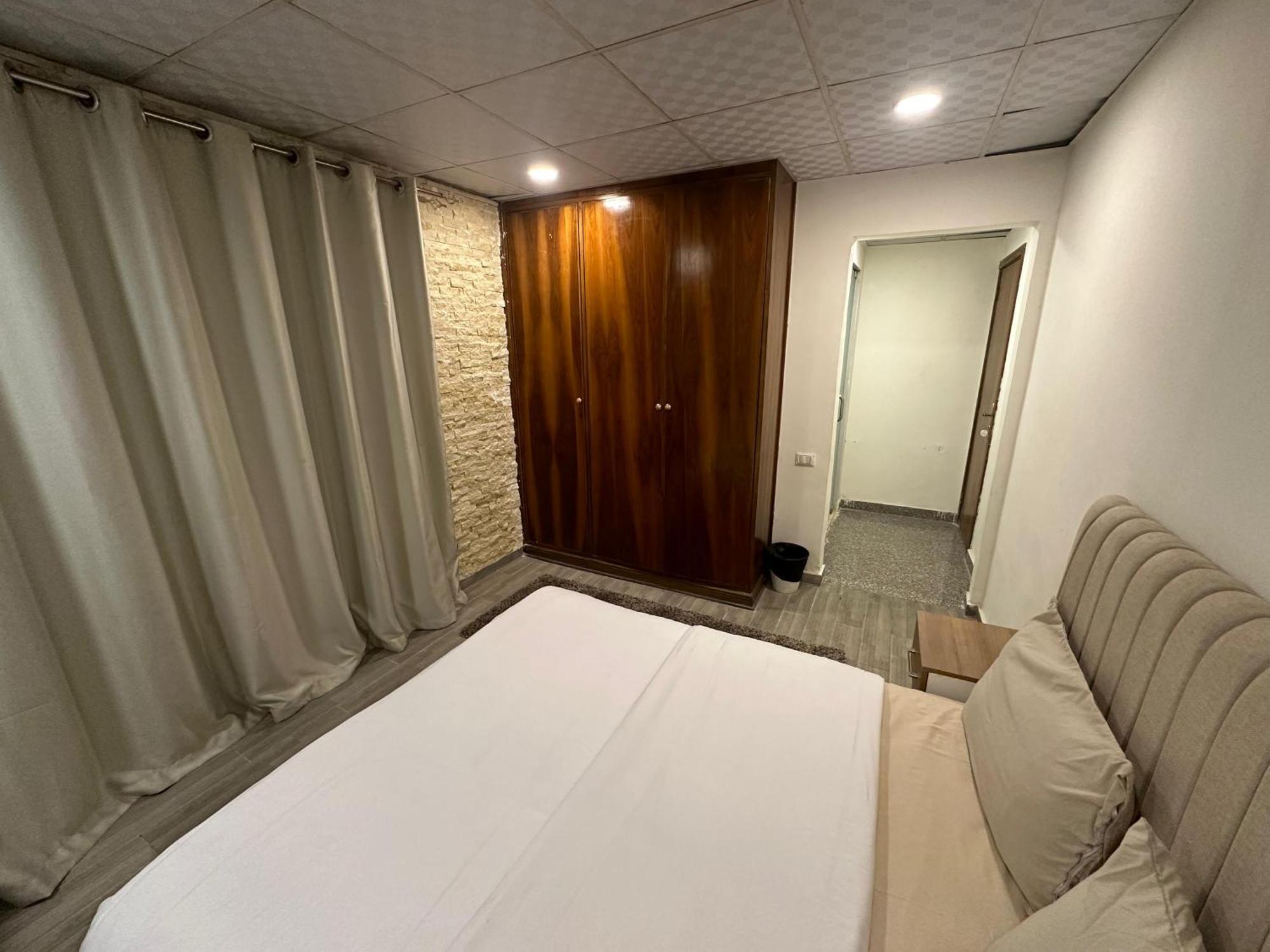 Egy Days Hotel